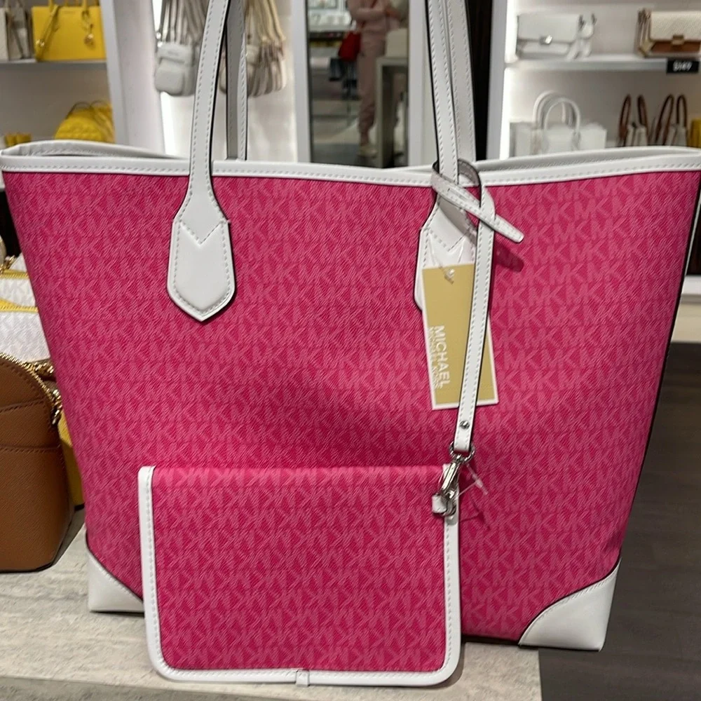 Michael Kors Eva Large Signature Logo Stripe Shoulder Tote Bag Dragonfruit 
NWT - Picture 15 of 16